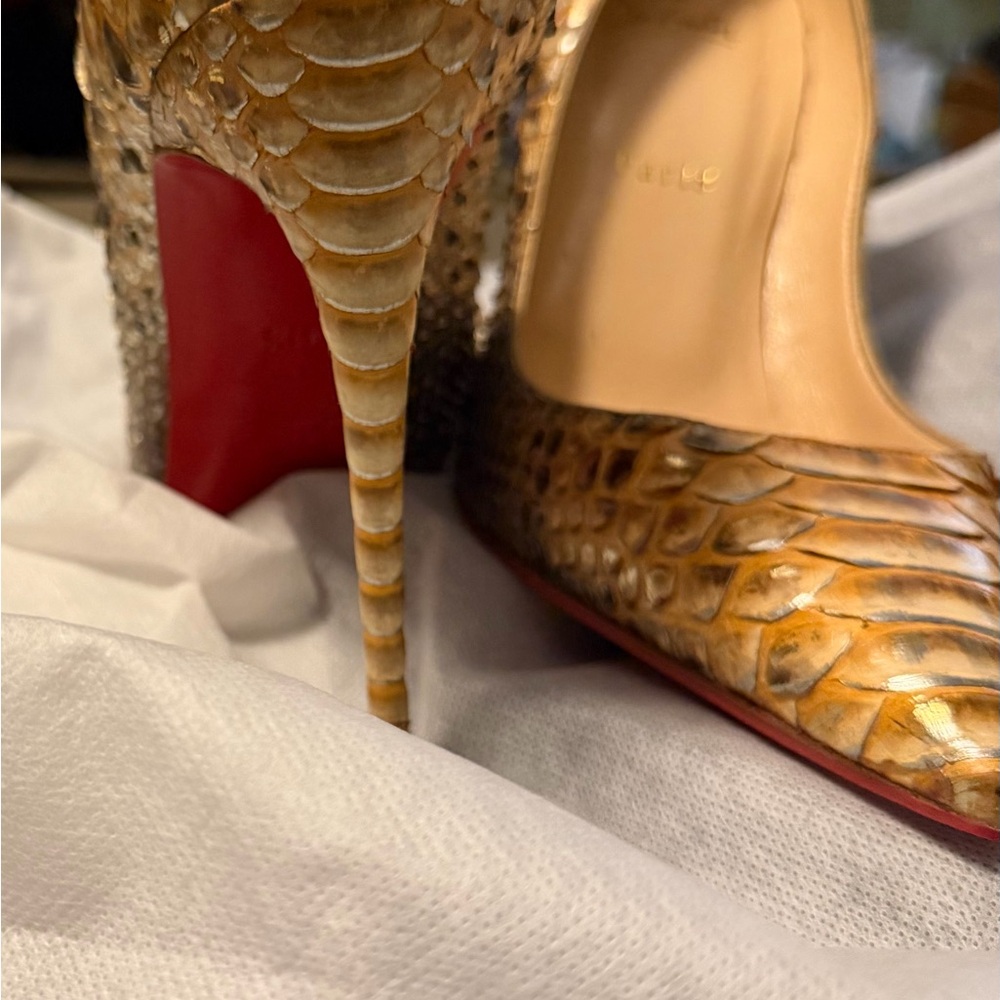Christian Louboutin Python So Kate Heels - Picture 2 of 4